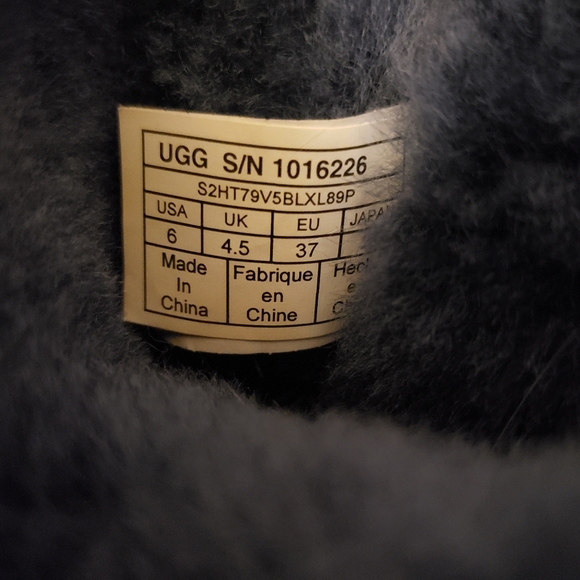 Bailey Button Uggs | Womens 6 | Blue | Great Condition - Picture 6 of 9